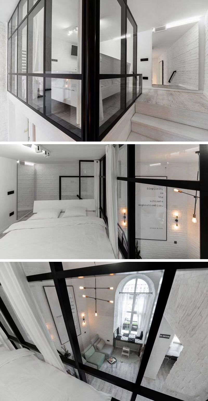 This Distinctly Black And White Apartment With A Mezzanine L(图7)
